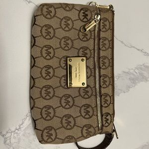 Michael Kors Wristlet Wallet
